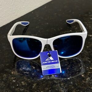 White Sunglasses (Pearl Shimmer)